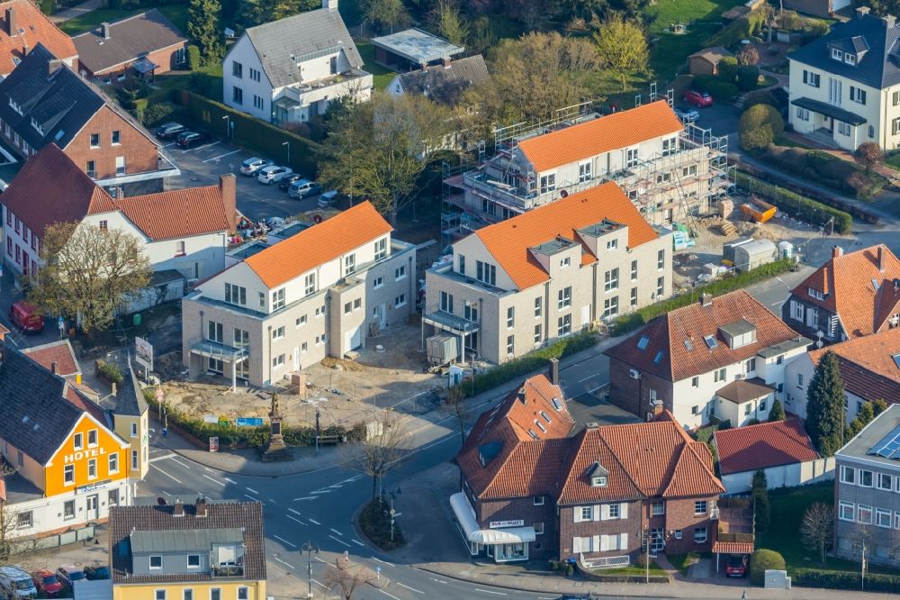 Hamm von oben - Baustelle zum Neubau einer Mehrfamilienhaus-Wohnanlage in Hamm im Bundesland Nordrhein-Westfalen, Deutschland