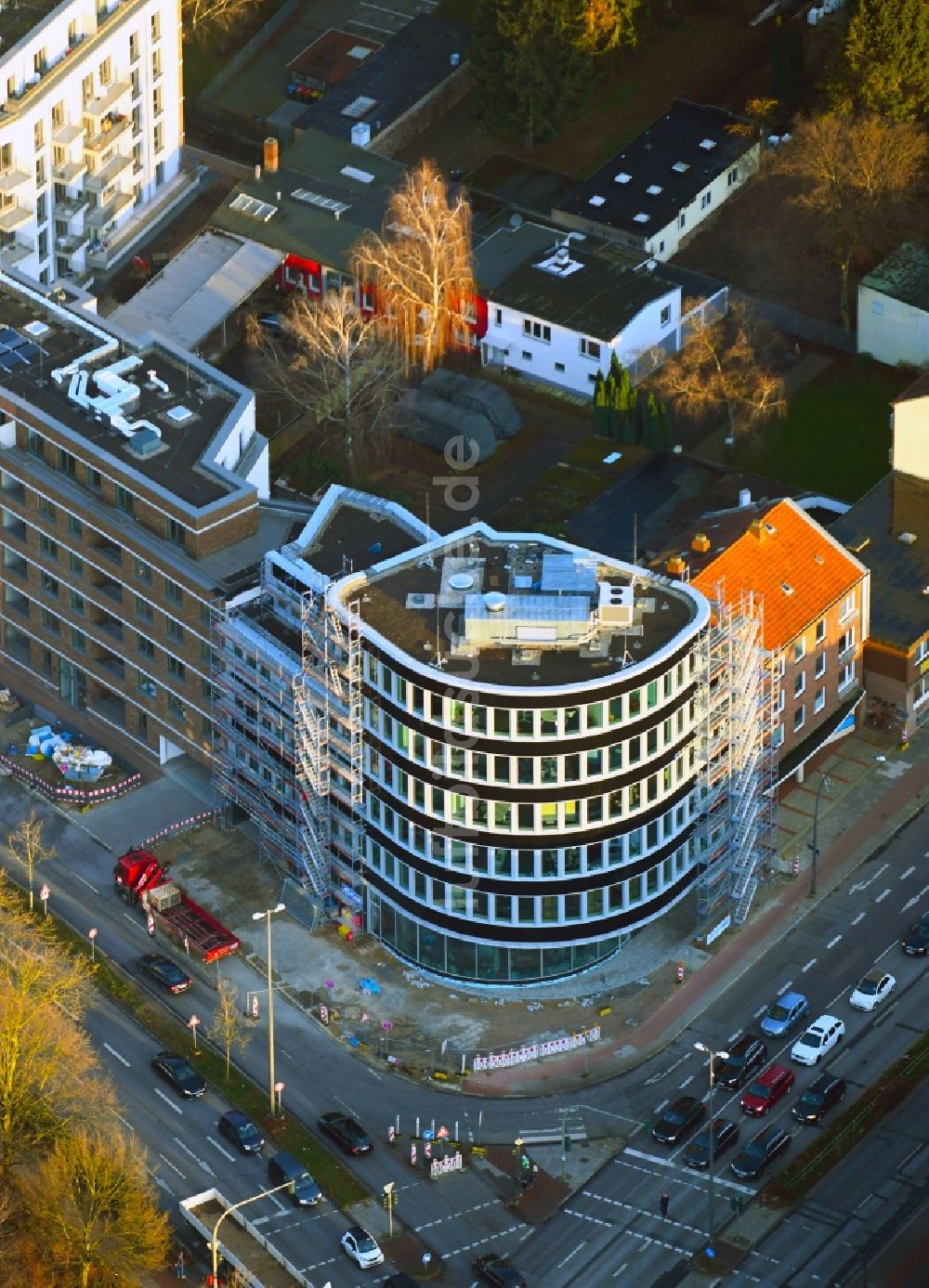 Luftaufnahme Hamburg - Baustelle zum Neubau einer Mehrfamilienhaus-Wohnanlage und HAUS DER PATENSCHAFTEN im Ortsteil Barmbek in Hamburg, Deutschland