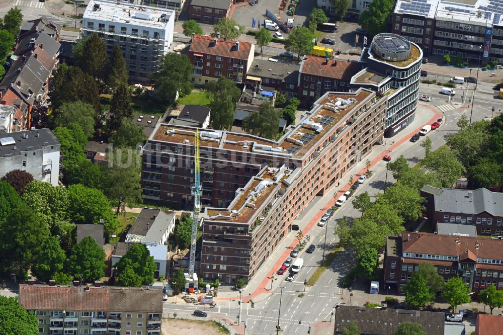 Hamburg von oben - Baustelle zum Neubau einer Mehrfamilienhaus-Wohnanlage und HAUS DER PATENSCHAFTEN im Ortsteil Barmbek in Hamburg, Deutschland