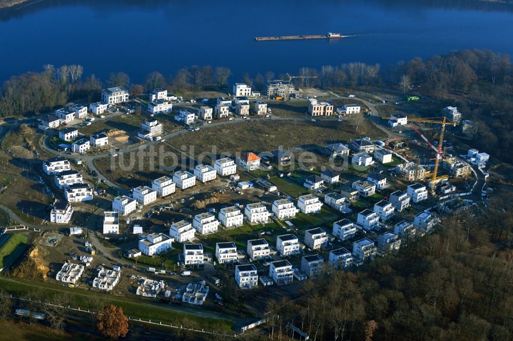 Potsdam von oben - Baustelle zum Neubau einer Mehrfamilienhaus-Wohnanlage am Jungfernsee in Potsdam im Bundesland Brandenburg, Deutschland