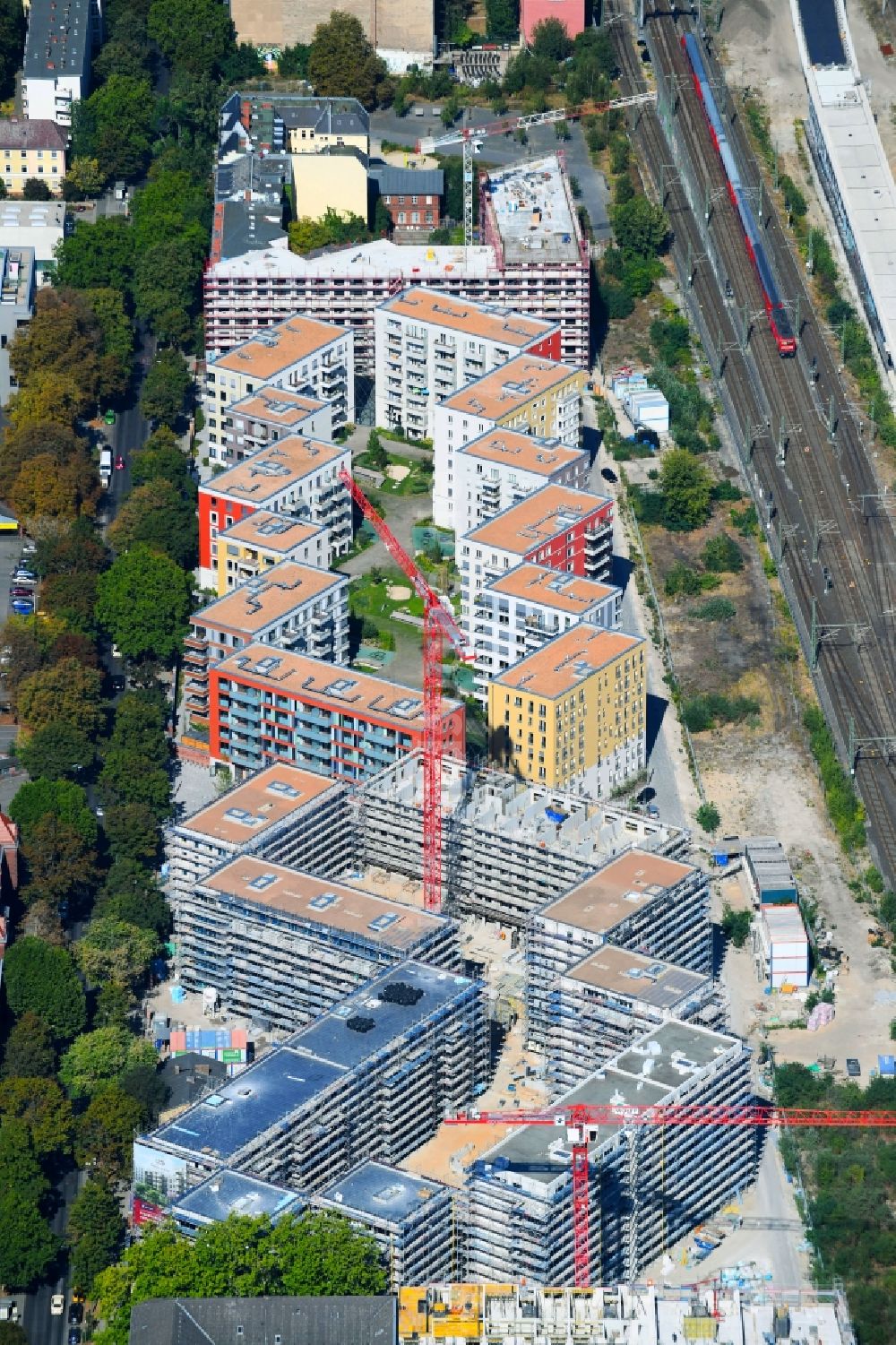 Berlin von oben - Baustelle zum Neubau einer Mehrfamilienhaus-Wohnanlage Kruppstraße - Lehrter Straße in Berlin