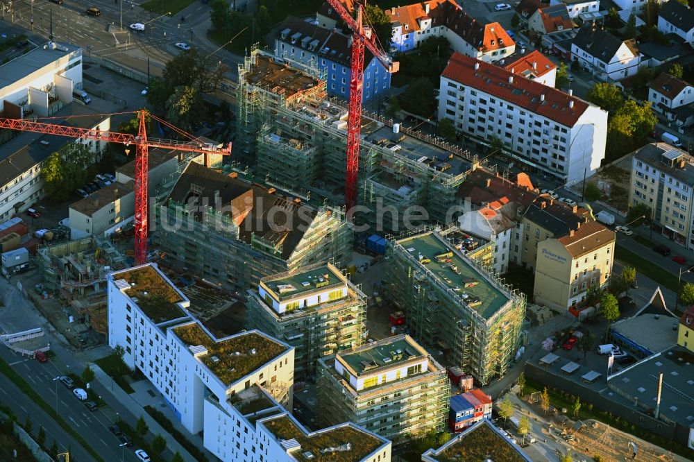 München von oben - Baustelle zum Neubau einer Mehrfamilienhaus-Wohnanlage Kuvertfabrik im Ortsteil Pasing-Obermenzing in München im Bundesland Bayern, Deutschland