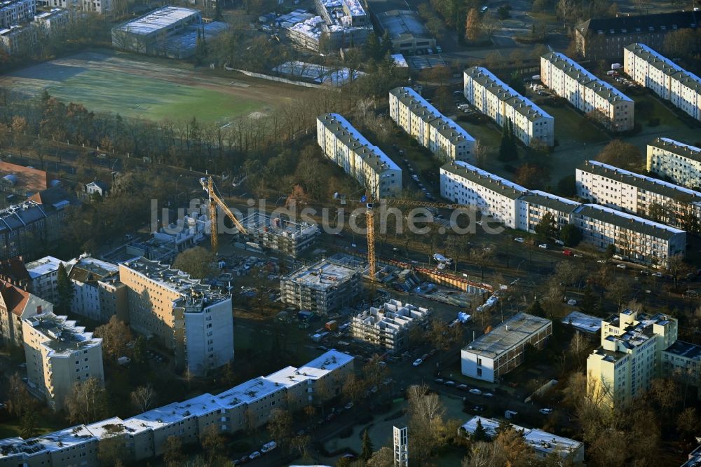 Luftaufnahme Berlin - Baustelle zum Neubau einer Mehrfamilienhaus-Wohnanlage in Lankwitz in Berlin, Deutschland