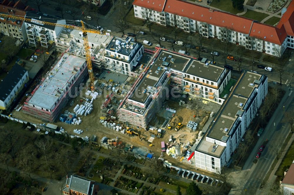 Luftaufnahme Berlin - Baustelle zum Neubau einer Mehrfamilienhaus-Wohnanlage Lankwitzer Hofgärten im Ortsteil Lankwitz in Berlin, Deutschland