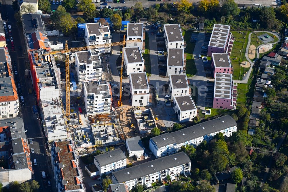 Luftbild Berlin - Baustelle zum Neubau einer Mehrfamilienhaus-Wohnanlage Das Lichtenhain im Ortsteil Lichtenberg in Berlin, Deutschland