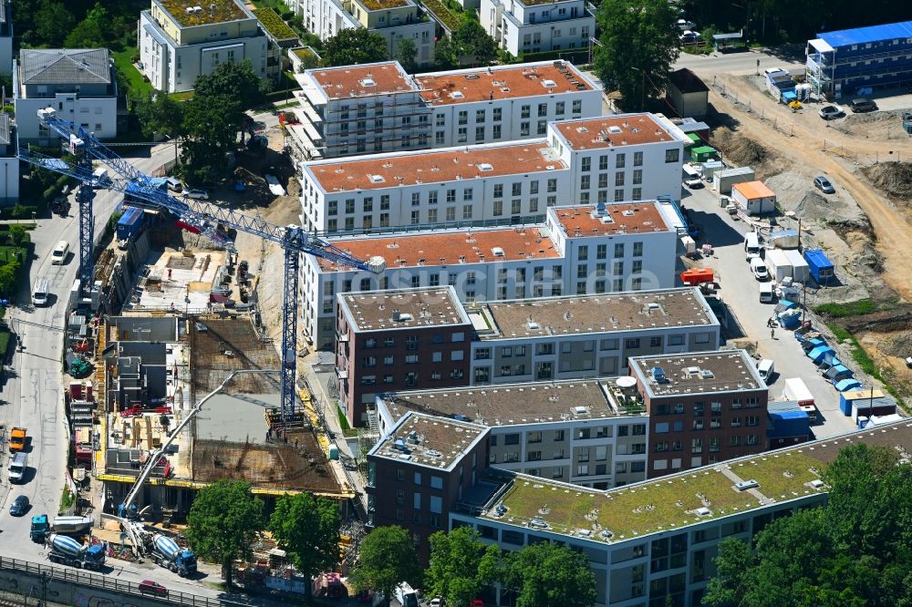 Luftbild München - Baustelle zum Neubau einer Mehrfamilienhaus-Wohnanlage Marianne-Hoppe-Straße - Henschelstraße - Federseestraße in München im Bundesland Bayern, Deutschland