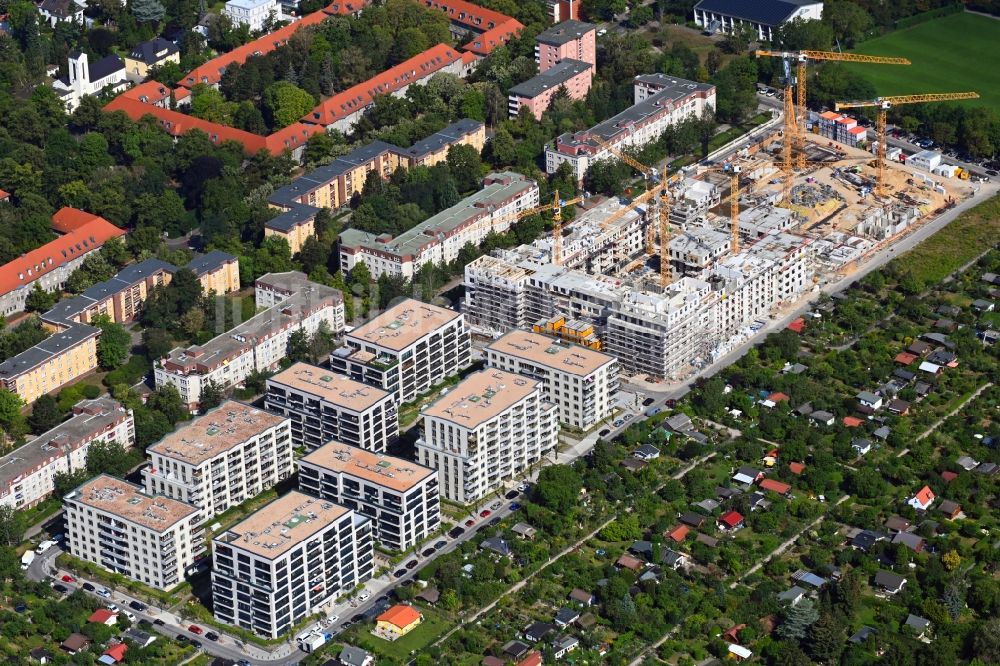 Berlin von oben - Baustelle zum Neubau einer Mehrfamilienhaus-Wohnanlage Maximilians Quartier in Berlin, Deutschland