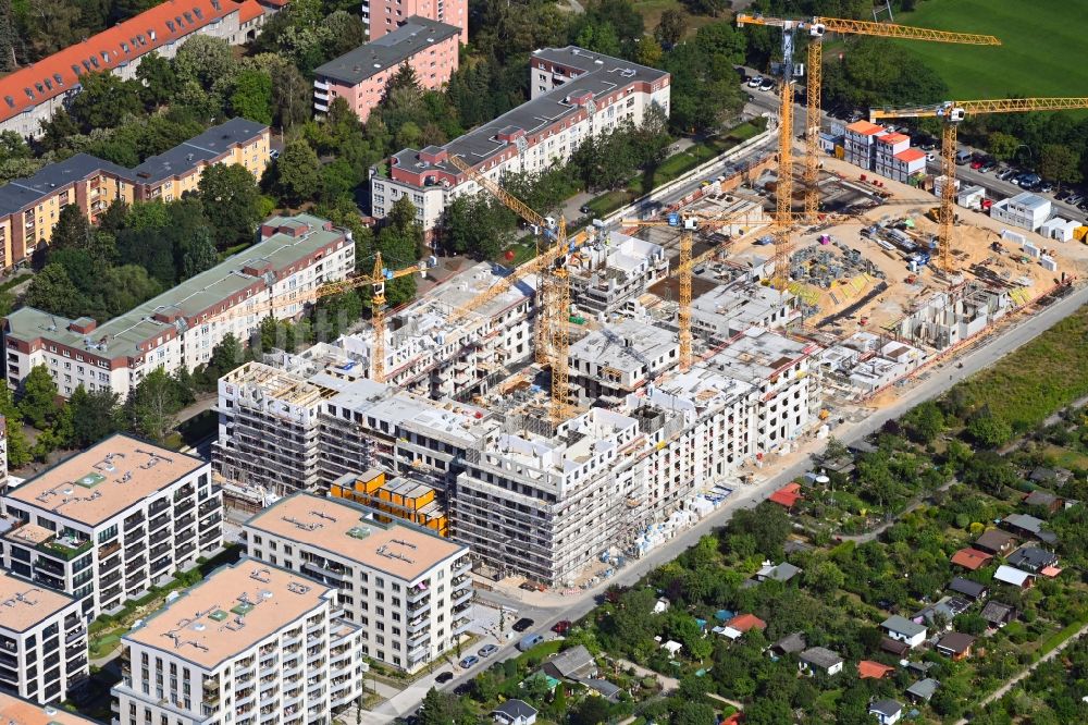Berlin aus der Vogelperspektive: Baustelle zum Neubau einer Mehrfamilienhaus-Wohnanlage Maximilians Quartier in Berlin, Deutschland
