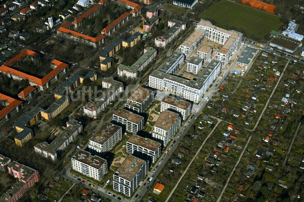 Berlin von oben - Baustelle zum Neubau einer Mehrfamilienhaus-Wohnanlage Maximilians Quartier in Berlin, Deutschland
