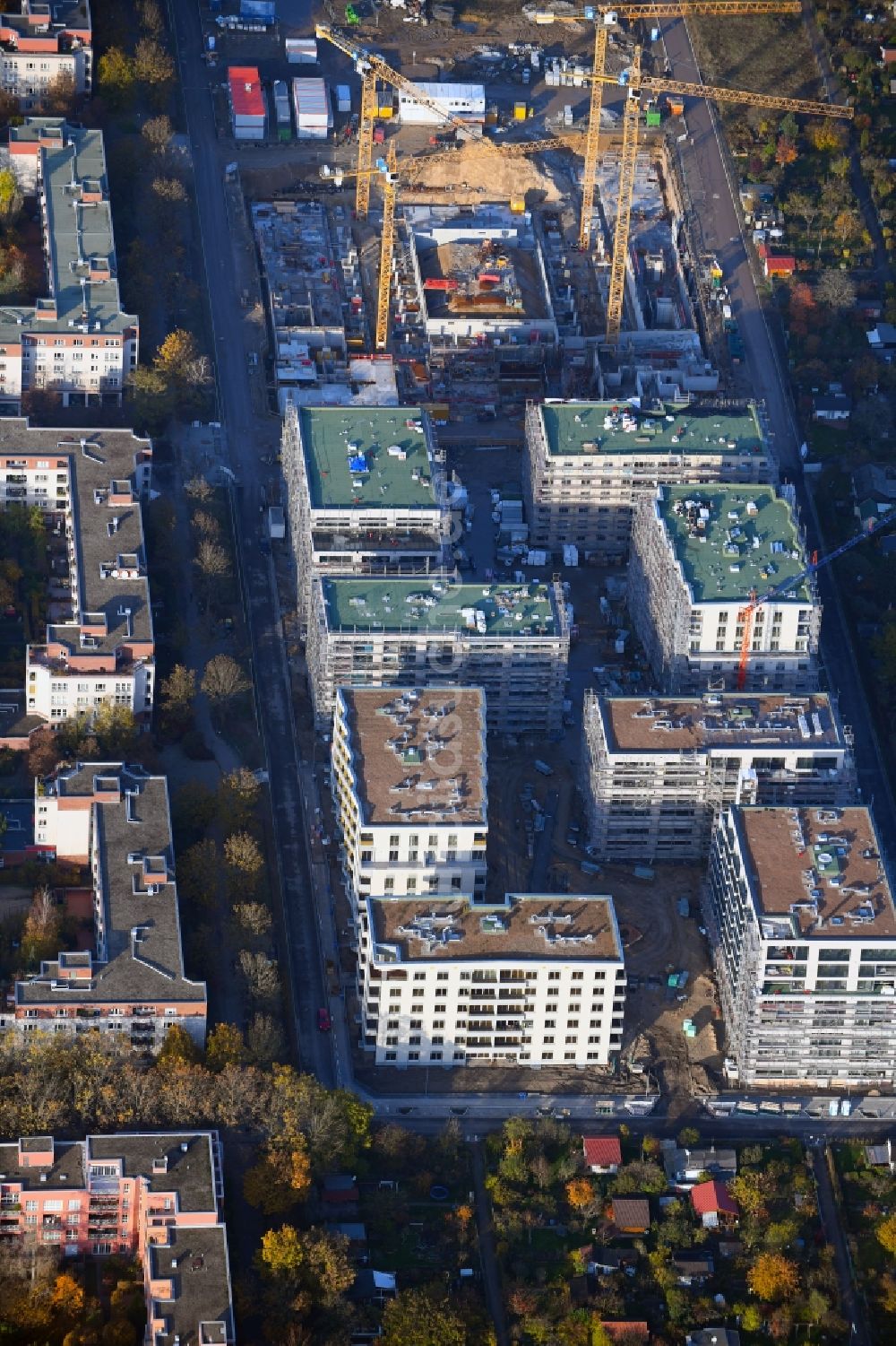 Luftbild Berlin - Baustelle zum Neubau einer Mehrfamilienhaus-Wohnanlage Maximilians Quartier im Ortsteil Schmargendorf in Berlin, Deutschland