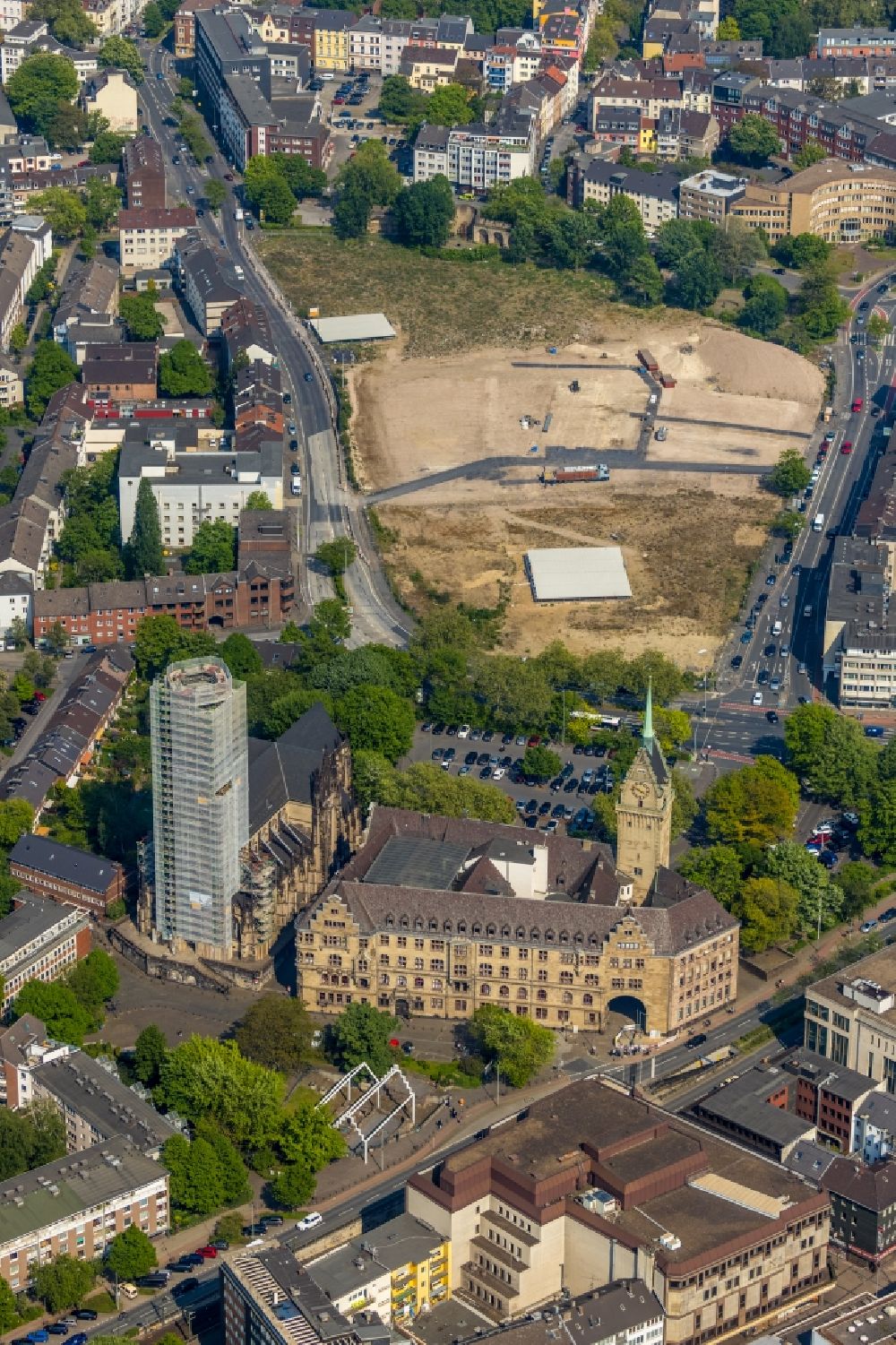 Duisburg von oben - Baustelle zum Neubau einer Mehrfamilienhaus-Wohnanlage Mercatorviertel in Duisburg im Bundesland Nordrhein-Westfalen, Deutschland