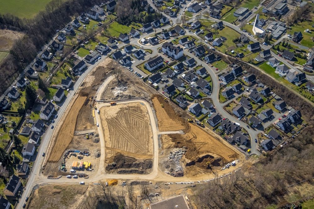Luftbild Meschede - Baustelle zum Neubau einer Mehrfamilienhaus- Wohnanlage in Meschede im Bundesland Nordrhein-Westfalen, Deutschland