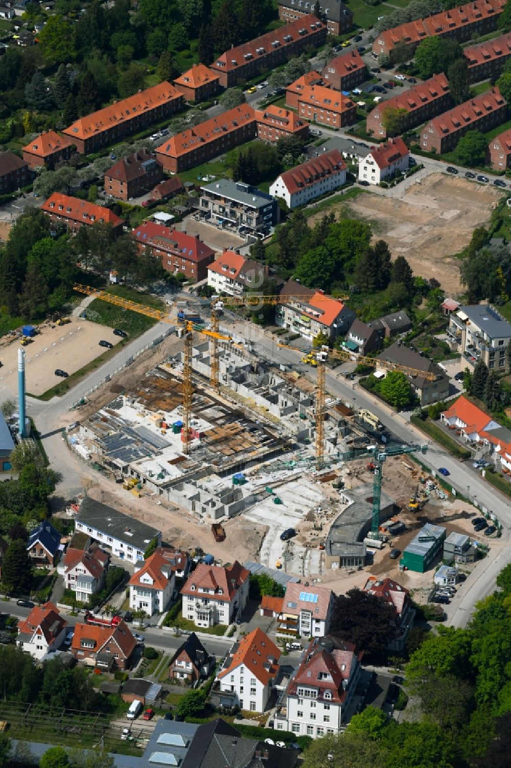 Travemünde von oben - Baustelle zum Neubau einer Mehrfamilienhaus-Wohnanlage MOMENTS & Godewind in Travemünde im Bundesland Schleswig-Holstein, Deutschland