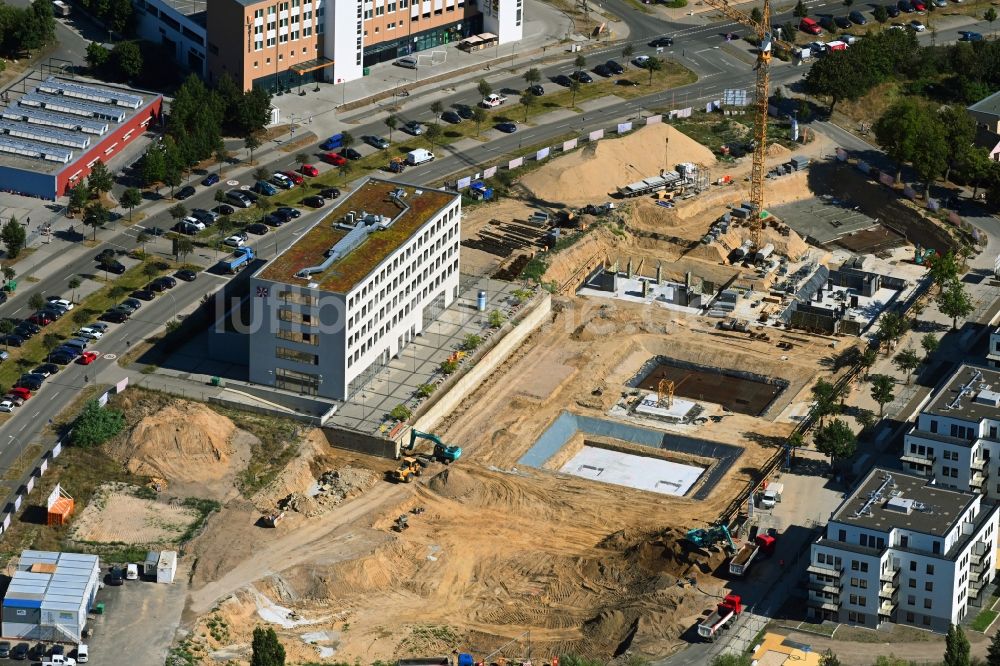 Luftaufnahme Schönefeld - Baustelle zum Neubau einer Mehrfamilienhaus-Wohnanlage Neue Mitte in Schönefeld im Bundesland Brandenburg, Deutschland