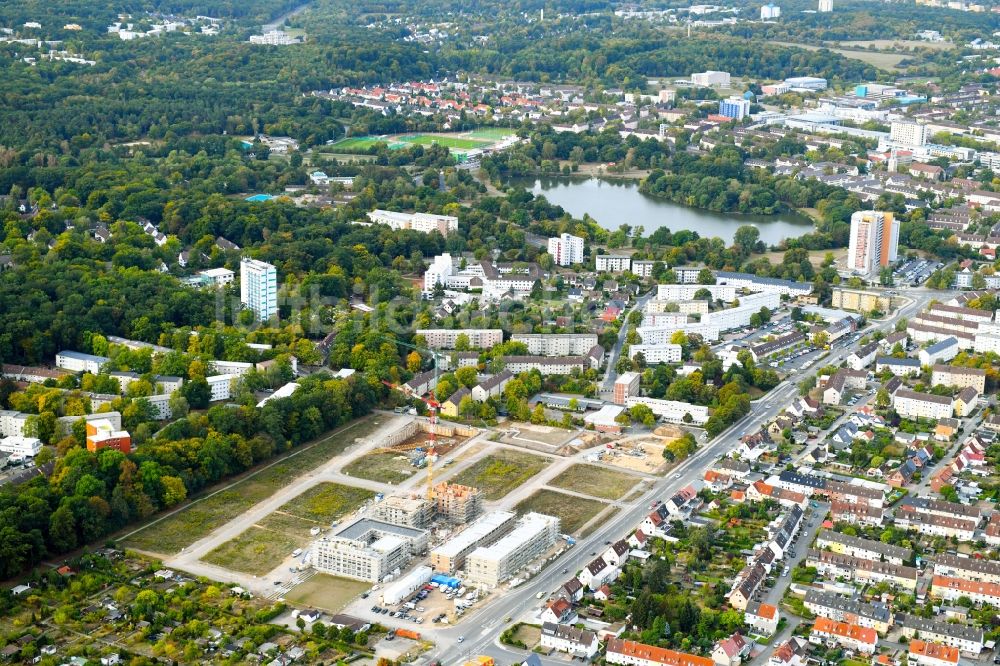 Wolfsburg von oben - Baustelle zum Neubau einer Mehrfamilienhaus-Wohnanlage im Ortsteil Hellwinkel in Wolfsburg im Bundesland Niedersachsen, Deutschland