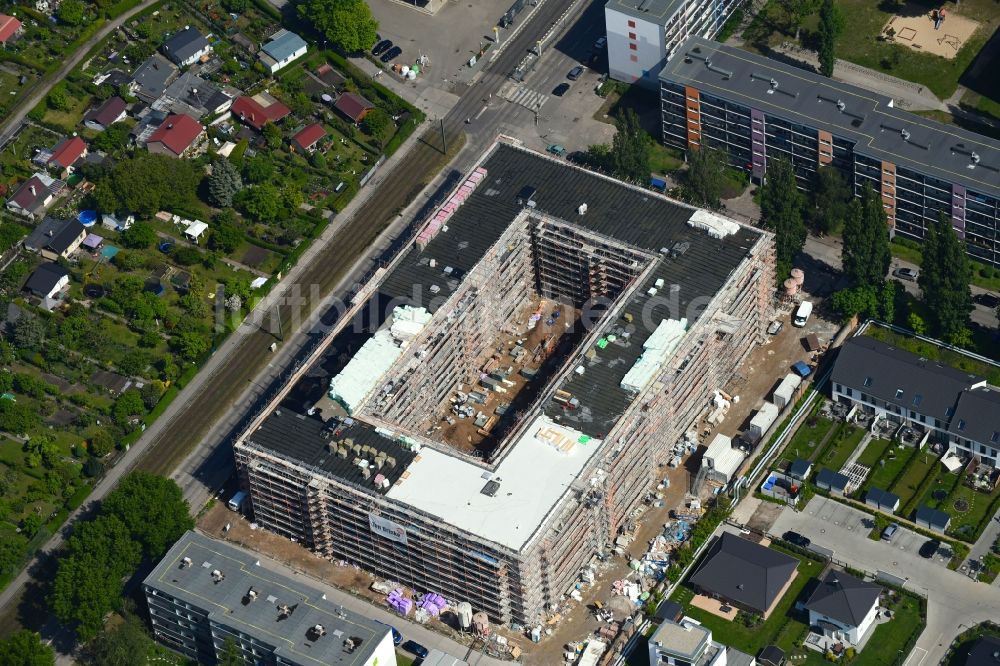 Luftaufnahme Berlin - Baustelle zum Neubau einer Mehrfamilienhaus-Wohnanlage im Ortsteil Hohenschönhausen in Berlin, Deutschland