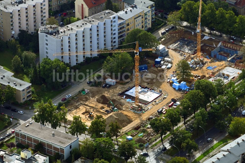 Luftbild Berlin - Baustelle zum Neubau einer Mehrfamilienhaus-Wohnanlage im Ortsteil Lankwitz in Berlin, Deutschland