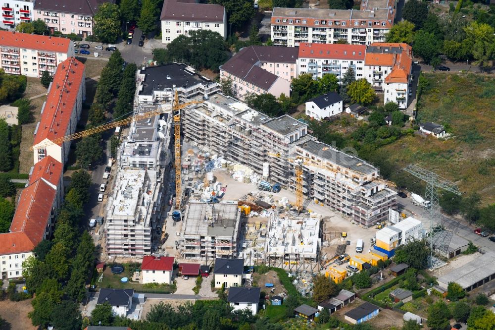 Luftbild Berlin - Baustelle zum Neubau einer Mehrfamilienhaus-Wohnanlage im Ortsteil Lichtenberg in Berlin, Deutschland