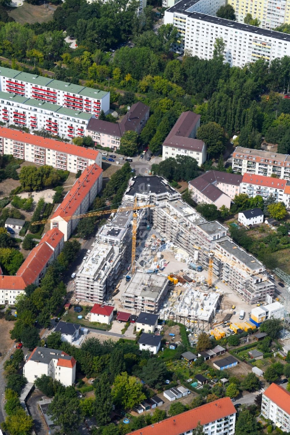 Berlin von oben - Baustelle zum Neubau einer Mehrfamilienhaus-Wohnanlage im Ortsteil Lichtenberg in Berlin, Deutschland