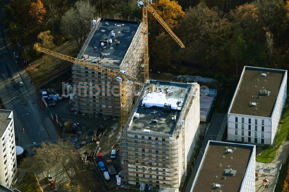 Luftaufnahme Berlin - Baustelle zum Neubau einer Mehrfamilienhaus-Wohnanlage im Ortsteil Märkisches Viertel in Berlin, Deutschland