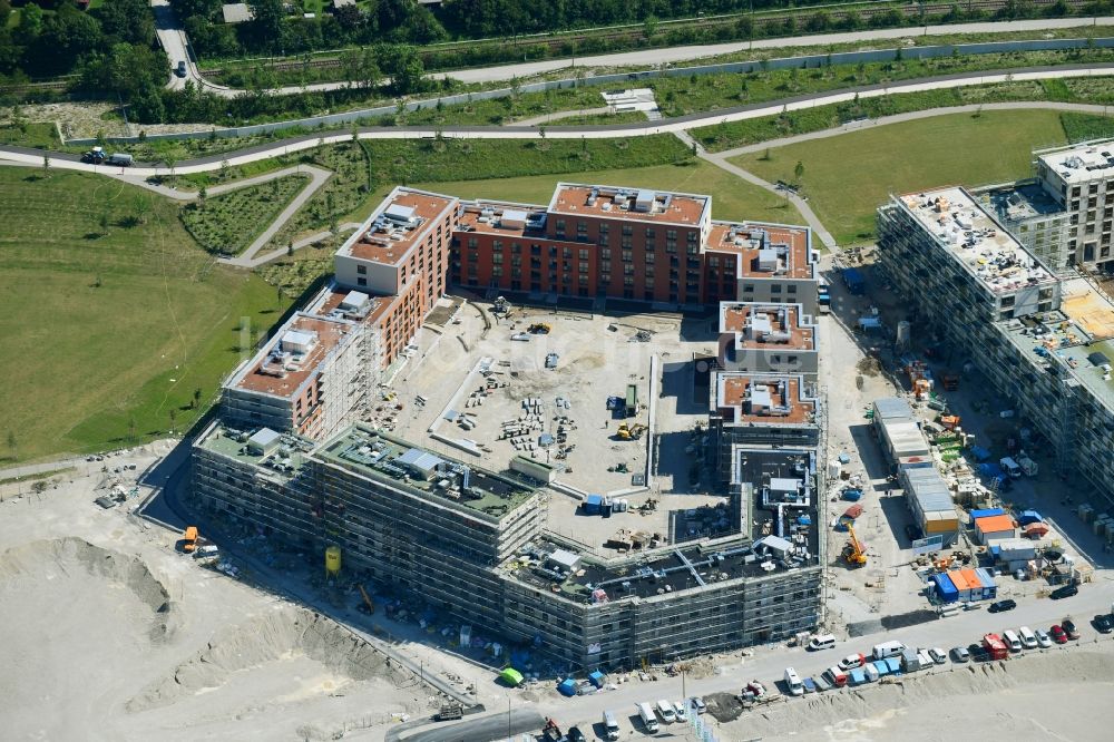 Luftbild München - Baustelle zum Neubau einer Mehrfamilienhaus-Wohnanlage im Ortsteil Pasing-Obermenzing in München im Bundesland Bayern, Deutschland