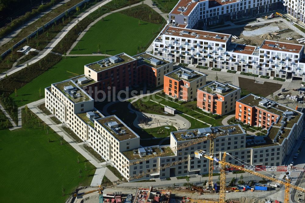 Luftaufnahme München - Baustelle zum Neubau einer Mehrfamilienhaus-Wohnanlage im Ortsteil Pasing-Obermenzing in München im Bundesland Bayern, Deutschland