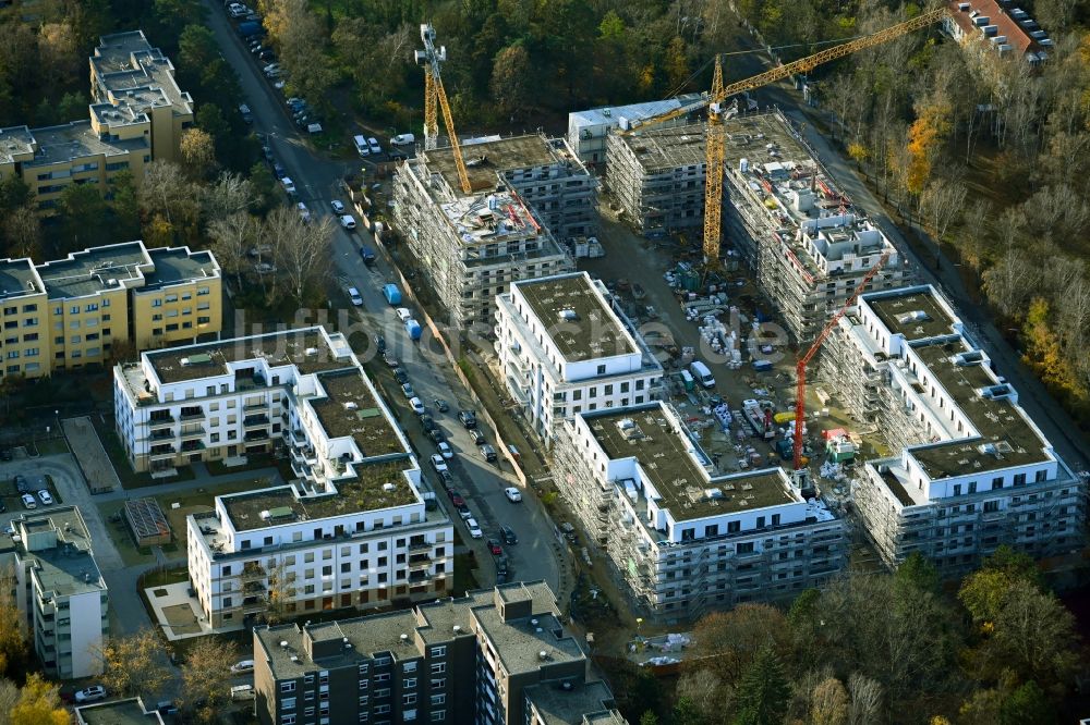 Luftbild Berlin - Baustelle zum Neubau einer Mehrfamilienhaus-Wohnanlage im Ortsteil Wittenau in Berlin, Deutschland