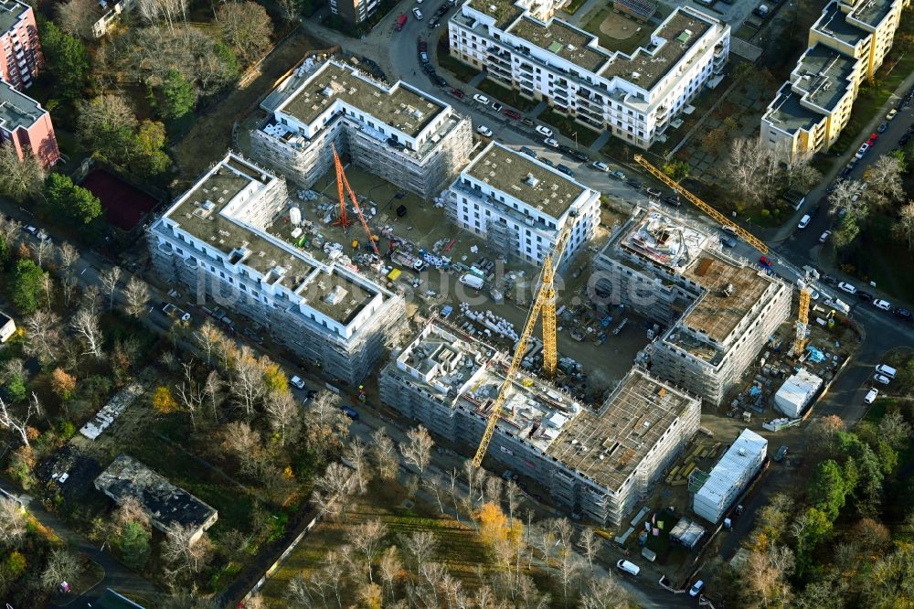 Berlin von oben - Baustelle zum Neubau einer Mehrfamilienhaus-Wohnanlage im Ortsteil Wittenau in Berlin, Deutschland