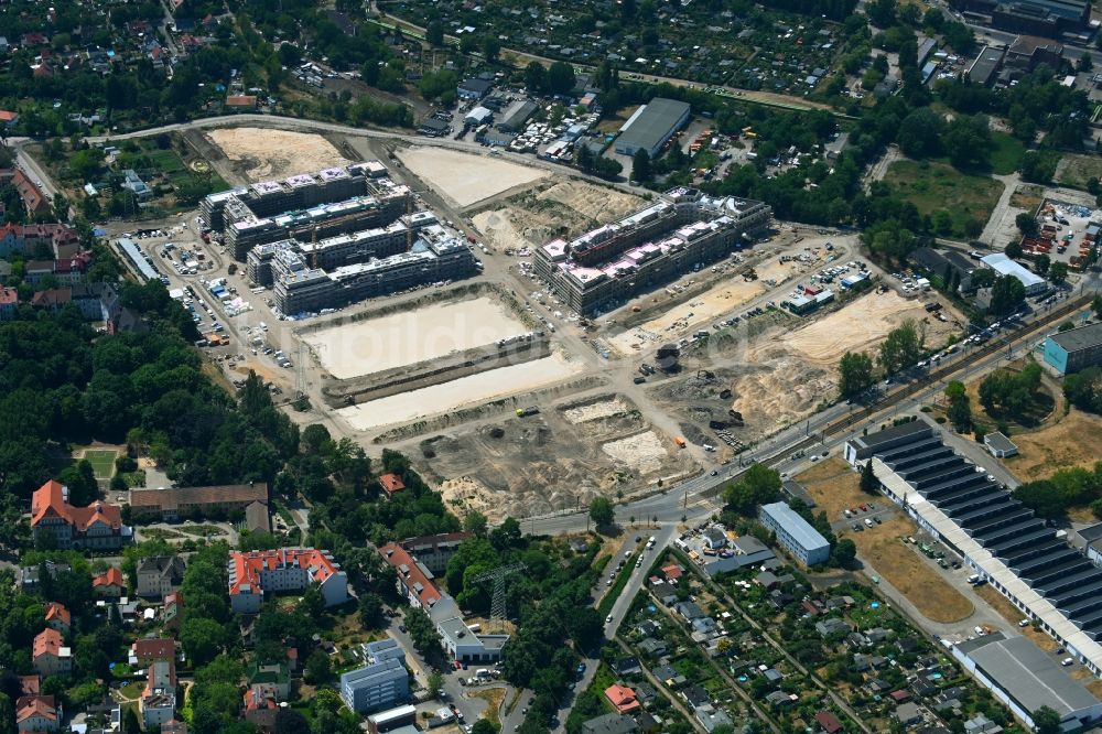 Luftbild Berlin - Baustelle zum Neubau einer Mehrfamilienhaus-Wohnanlage Parkstadt Karlshorst in Berlin, Deutschland