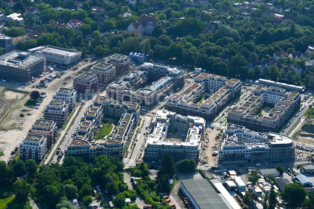Berlin von oben - Baustelle zum Neubau einer Mehrfamilienhaus-Wohnanlage Parkstadt Karlshorst in Berlin, Deutschland