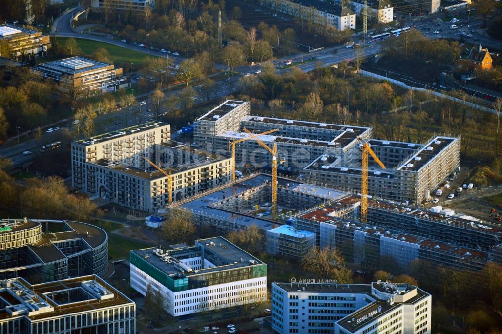 Luftaufnahme Hamburg - Baustelle zum Neubau einer Mehrfamilienhaus-Wohnanlage Pergolenviertel im Ortsteil Winterhude in Hamburg, Deutschland