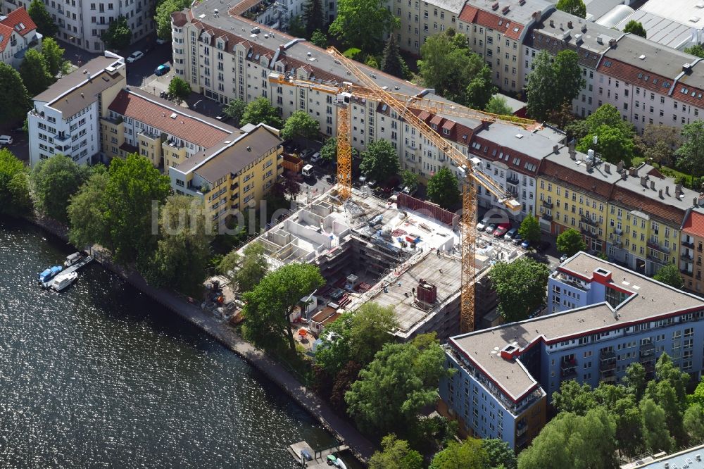 Luftbild Berlin - Baustelle zum Neubau einer Mehrfamilienhaus-Wohnanlage Pier 101 in Berlin, Deutschland