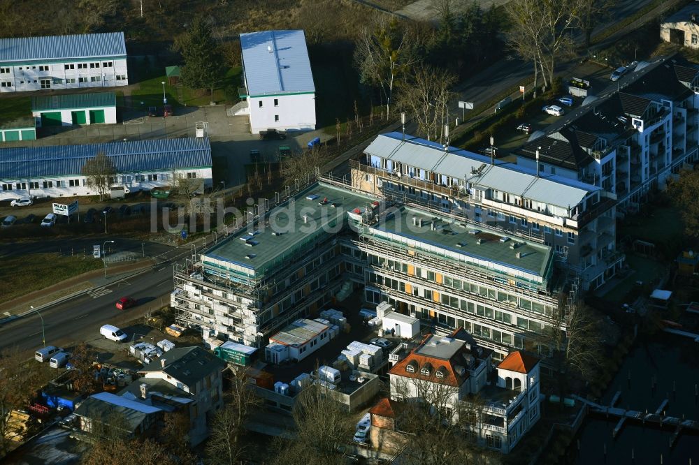 Potsdam von oben - Baustelle zum Neubau einer Mehrfamilienhaus-Wohnanlage in Potsdam im Bundesland Brandenburg, Deutschland