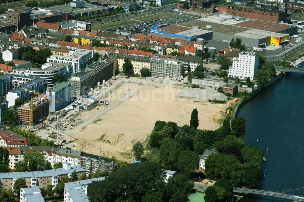 Berlin von oben - Baustelle zum Neubau einer Mehrfamilienhaus-Wohnanlage Quartier WOHNWERK im Ortsteil Schöneweide in Berlin, Deutschland