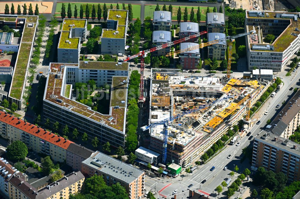 Luftaufnahme München - Baustelle zum Neubau einer Mehrfamilienhaus-Wohnanlage MK6 - Radlkoferstraße im Ortsteil Sendling in München im Bundesland Bayern, Deutschland