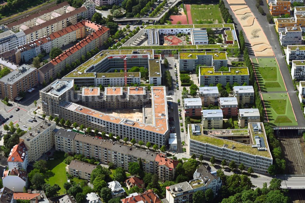 Luftaufnahme München - Baustelle zum Neubau einer Mehrfamilienhaus-Wohnanlage MK6 - Radlkoferstraße im Ortsteil Sendling in München im Bundesland Bayern, Deutschland