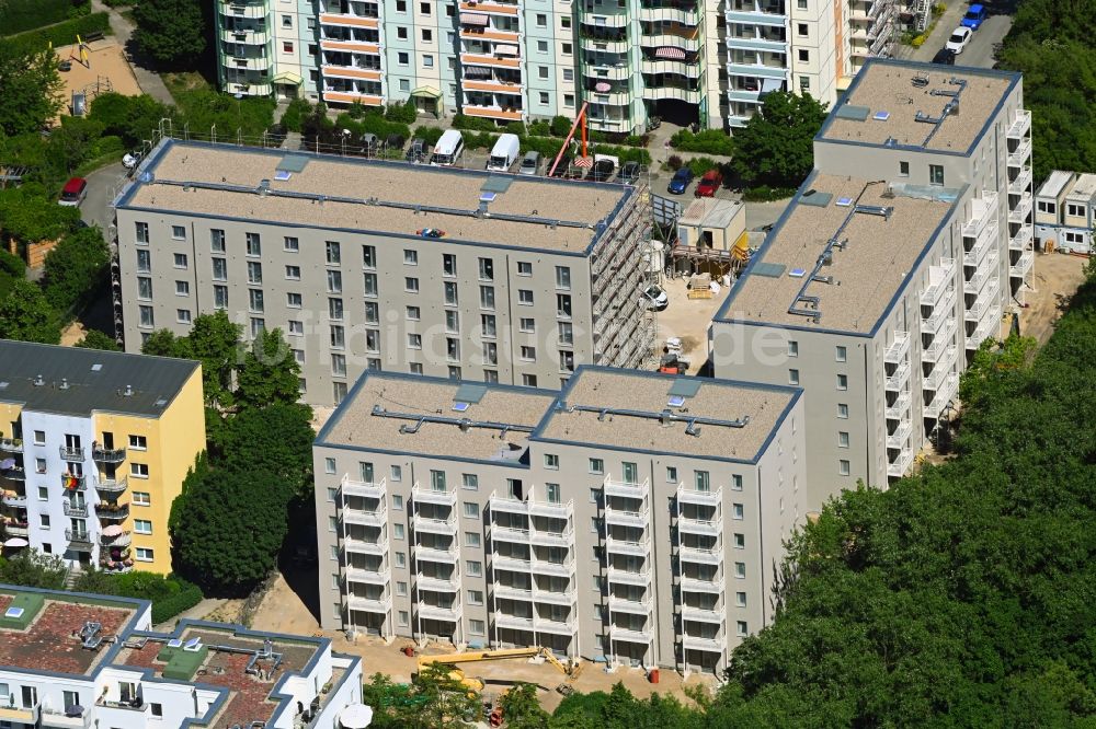 Luftbild Berlin - Baustelle zum Neubau einer Mehrfamilienhaus-Wohnanlage Schwarzheider Straße im Ortsteil Hellersdorf in Berlin, Deutschland