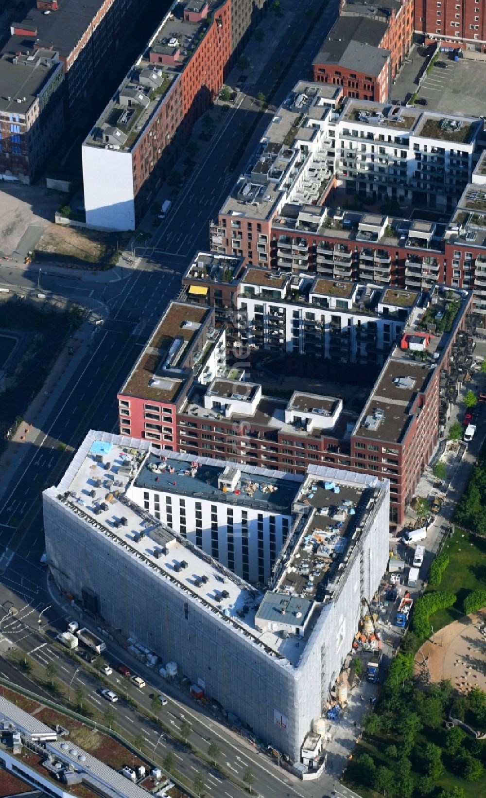 Luftaufnahme Hamburg - Baustelle zum Neubau einer Mehrfamilienhaus-Wohnanlage Shanghaiallee Ecke Überseeallee in Hamburg, Deutschland