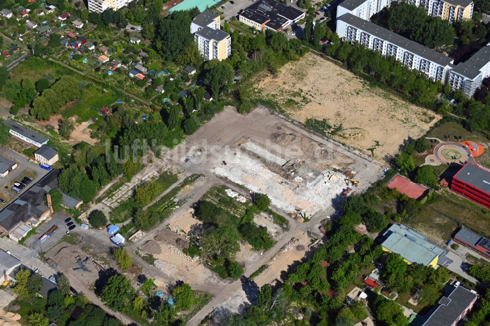 Luftaufnahme Berlin - Baustelle zum Neubau einer Mehrfamilienhaus-Wohnanlage Stadtgut im Ortsteil Hellersdorf in Berlin, Deutschland