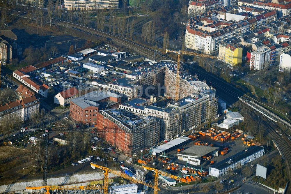 Luftbild Berlin - Baustelle zum Neubau einer Mehrfamilienhaus-Wohnanlage Stadtquartier Südkreuz im Ortsteil Schöneberg in Berlin, Deutschland