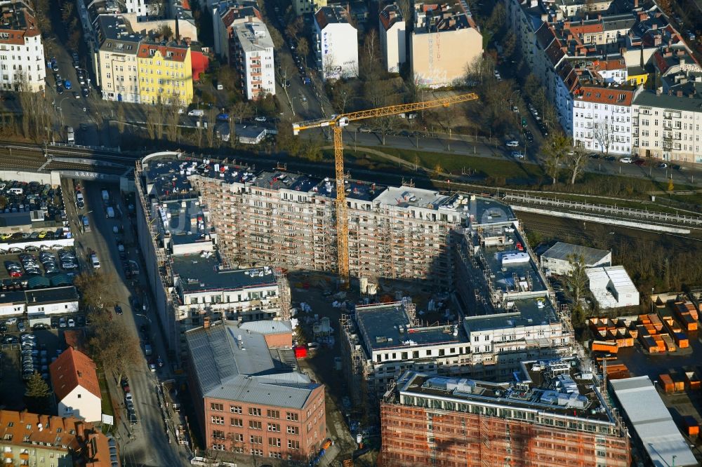 Berlin von oben - Baustelle zum Neubau einer Mehrfamilienhaus-Wohnanlage Stadtquartier Südkreuz im Ortsteil Schöneberg in Berlin, Deutschland