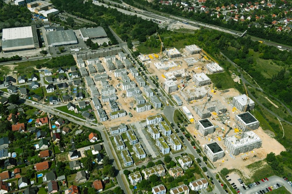 Luftbild Berlin - Baustelle zum Neubau einer Mehrfamilienhaus-Wohnanlage am Sternblütenweg im Ortsteil Bohnsdorf in Berlin, Deutschland