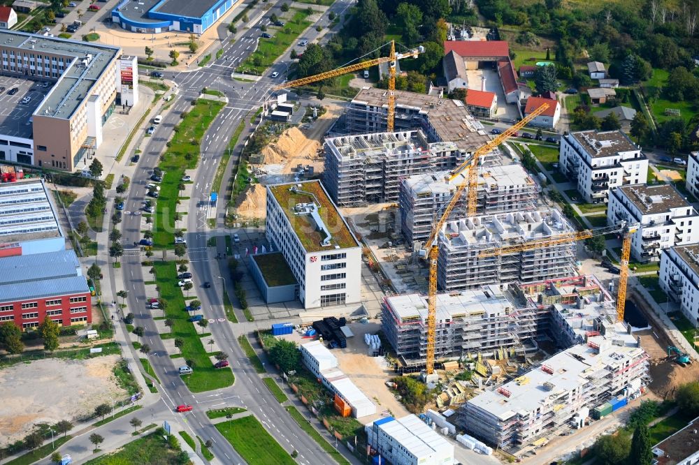 Luftaufnahme Schönefeld - Baustelle zum Neubau einer Mehrfamilienhaus-Wohnanlage der STRABAG SE in Schönefeld im Bundesland Brandenburg, Deutschland
