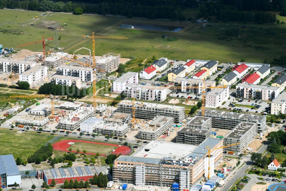 Luftbild Schönefeld - Baustelle zum Neubau einer Mehrfamilienhaus-Wohnanlage Theodor-Fontane-Höfe in Schönefeld im Bundesland Brandenburg, Deutschland