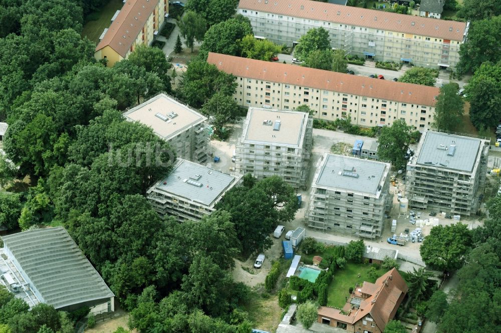 Potsdam von oben - Baustelle zum Neubau einer Mehrfamilienhaus-Wohnanlage am Tiroler Damm im Ortsteil Potsdam Süd in Potsdam im Bundesland Brandenburg, Deutschland