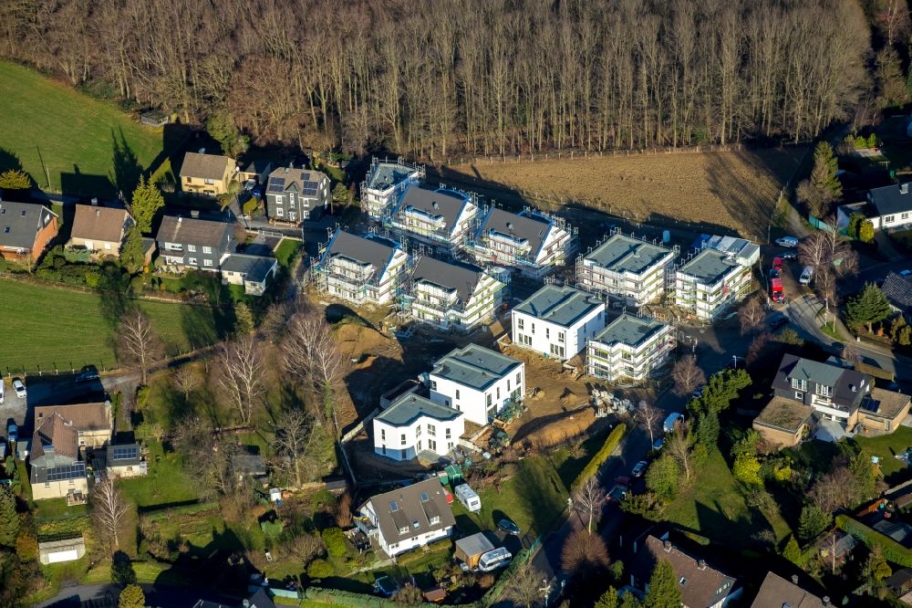 Velbert von oben - Baustelle zum Neubau einer Mehrfamilienhaus-Wohnanlage in Tönisheide in Velbert im Bundesland Nordrhein-Westfalen, Deutschland