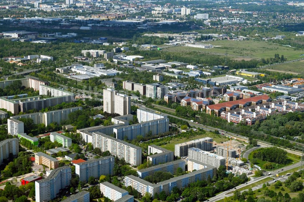 Luftbild Berlin - Baustelle zum Neubau einer Mehrfamilienhaus-Wohnanlage Trusetaler Straße Ecke Wuhletalstraße im Ortsteil Marzahn in Berlin, Deutschland