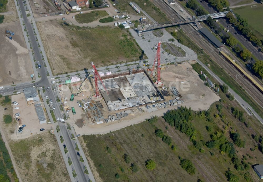 Luftaufnahme Berlin - Baustelle zum Neubau einer Mehrfamilienhaus-Wohnanlage an der Wagner-Régeny-Allee in Berlin, Deutschland