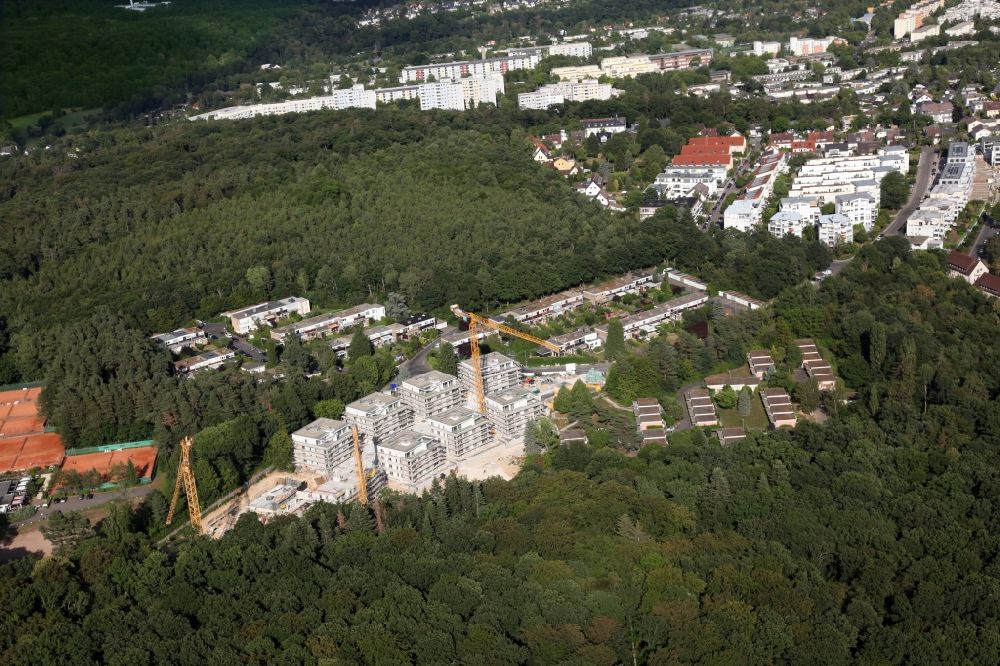Luftaufnahme Wiesbaden - Baustelle zum Neubau einer Mehrfamilienhaus-Wohnanlage Waldviertel in Wiesbaden im Bundesland Hessen, Deutschland