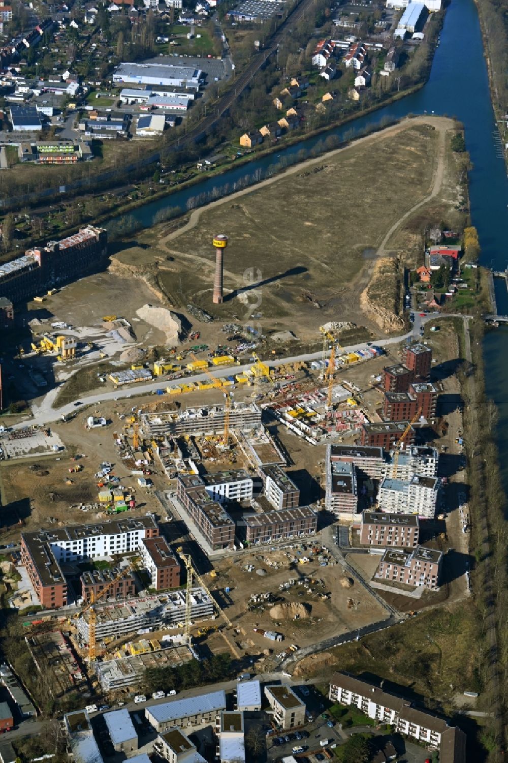 Luftaufnahme Hannover - Baustelle zum Neubau einer Mehrfamilienhaus-Wohnanlage Wasserstadt Limmer in Hannover im Bundesland Niedersachsen, Deutschland